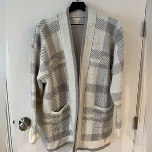 Cardigan with pockets